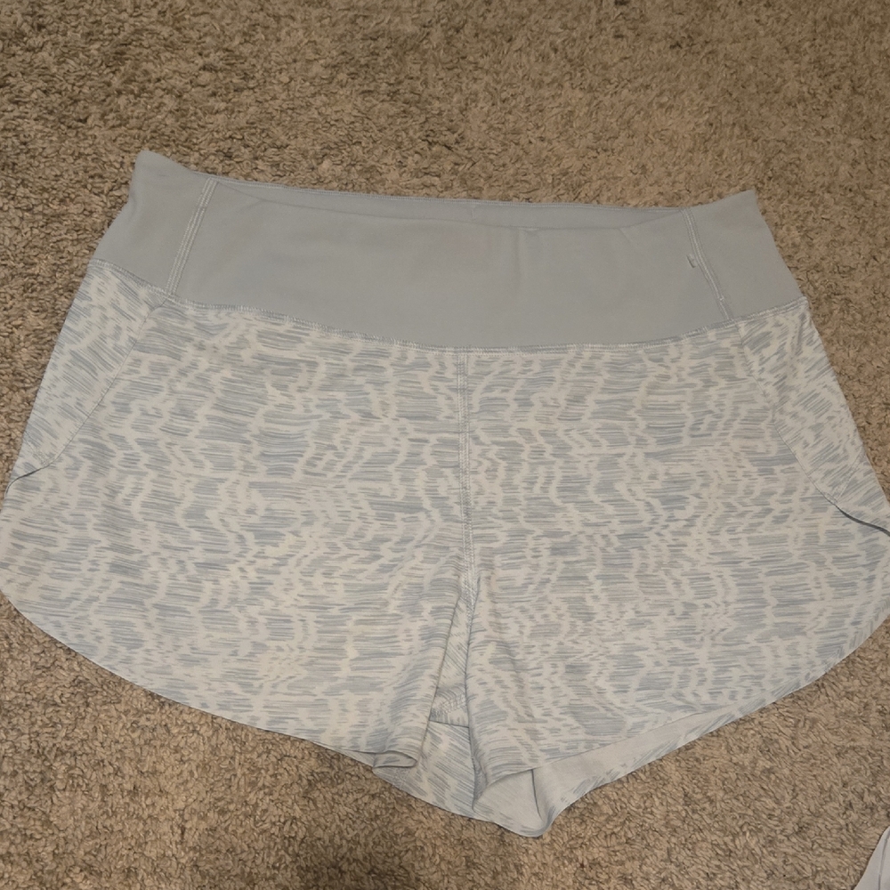 Athleta Printed Run 3.5" Short